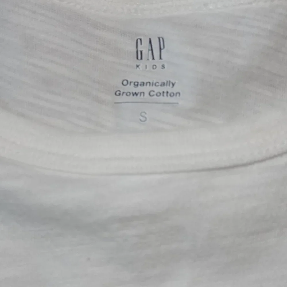 Girls Size Small Gap White Top with Copper Key Pastel Floral Skirt